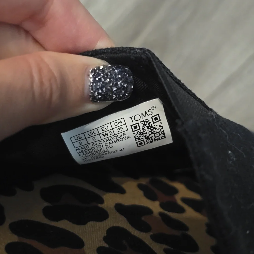 TOMS Black Mules with Leopard Print Insole. New Wuthout Tags. Size 8. - Picture 10 of 11